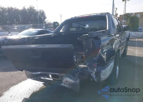 2004 Chevrolet Avalanche 1500 z USA, uszkodzony, nr VIN 3GNEC12T74G219623